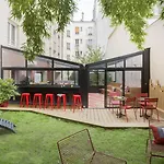 Hotel Izzy