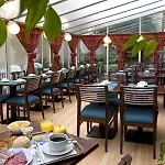 Izzy Hotel