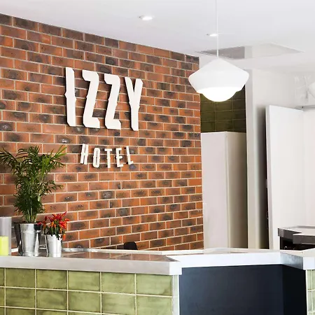 Izzy 4*