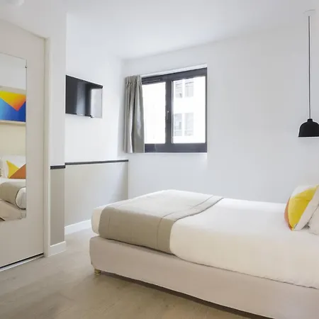 Izzy 3* Issy-les-Moulineaux