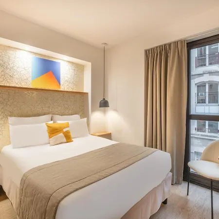 Izzy Hotell Issy-les-Moulineaux