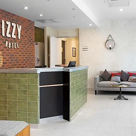 Izzy 호텔 이씨레물리노