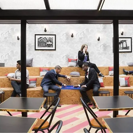 Hotel Izzy 3*