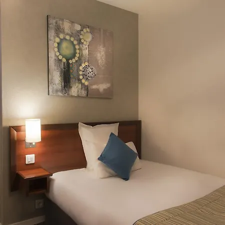Hotell Izzy 3*