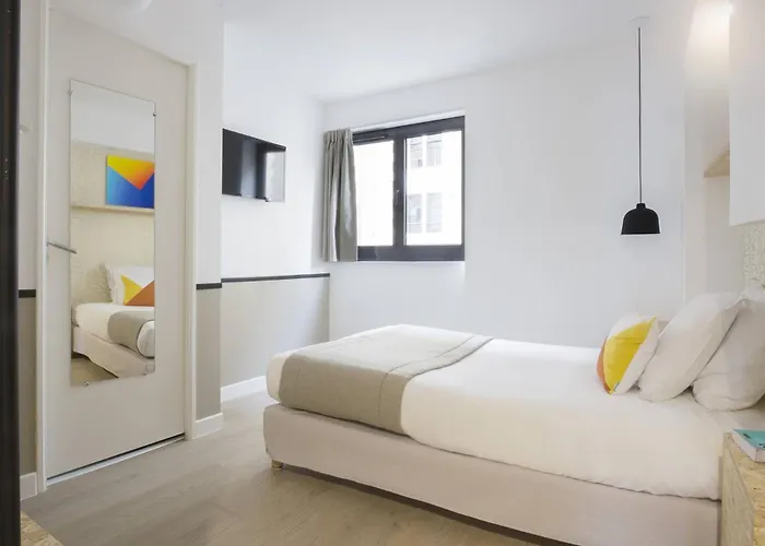 Izzy 3* Issy-les-Moulineaux